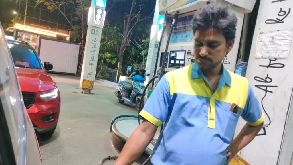 fuel-rationing-crisis-dealers-across-tamil-nadu-struggle-under-strict-new-government-directives