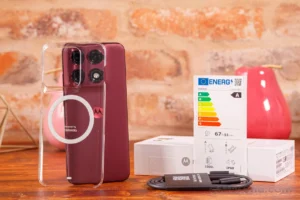 hands-on-with-the-motorola-edge-70-pro-a-refined-powerhouse-in-a-slim-silhouette