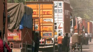 icra-projects-steady-growth-for-indias-commercial-vehicle-sector-in-fy2027