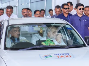 the-cooperative-revolution-bharat-taxi-challenges-incumbent-giants-in-indias-11-billion-ride-hailing-arena