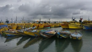 desperate-search-underway-six-fishermen-missing-following-boat-capsize-off-visakhapatnam-coast