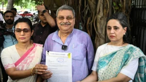 internal-strife-in-west-bengal-mamata-banerjees-tmc-challenges-rebel-faction-before-election-commission