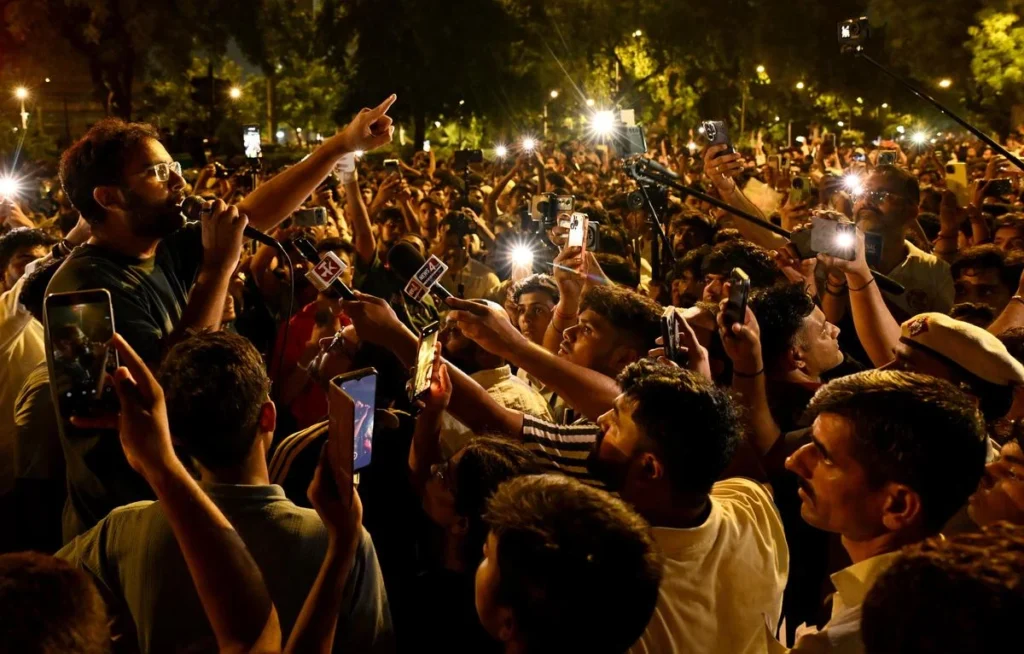 silencing-the-signal-how-indias-new-telecom-laws-and-persistent-internet-shutdowns-collide-with-democratic-dissent