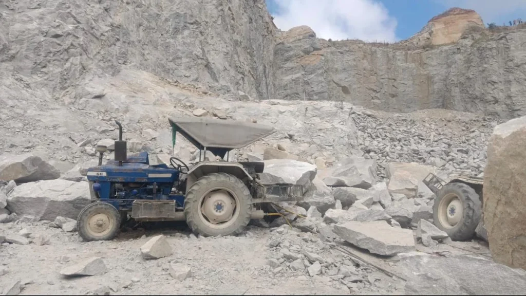 tragedy-at-madapattana-seven-dead-many-feared-trapped-in-bengaluru-quarry-collapse