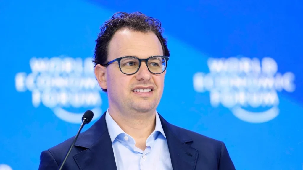 anthropic-ceo-dario-amodei-warns-of-internet-takeover-risks-urges-industry-wide-ai-development-slowdown