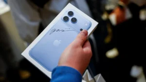 apple-hit-with-record-breaking-5-7-billion-patent-verdict-over-iphone-and-apple-watch-taptic-engine