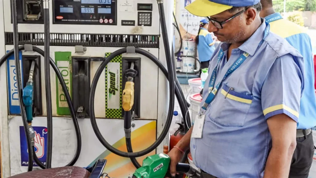 government-calibrates-windfall-tax-petrol-export-levy-reduced-to-rs-0-5-per-litre