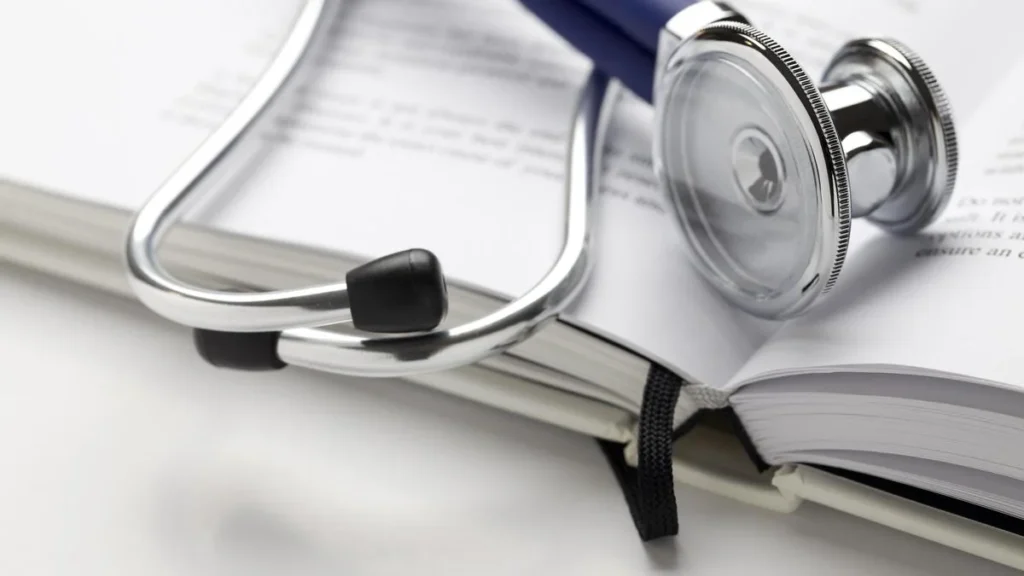 crisis-in-uttar-pradesh-bonded-mbbs-doctors-clash-with-police-amid-pay-parity-protests