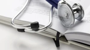 crisis-in-uttar-pradesh-bonded-mbbs-doctors-clash-with-police-amid-pay-parity-protests