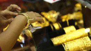 gold-prices-rebound-amid-oil-market-volatility-a-comprehensive-analysis-of-global-commodity-trends