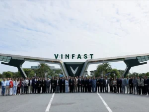 vinfast-accelerates-india-entry-vietnamese-ev-giant-signs-50-dealer-agreements-to-spearhead-e-motorcycle-expansion-across-34-cities